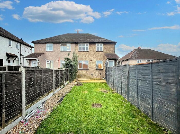2 Bedroom Maisonette To Rent In Highfield Avenue, Erith, DA8