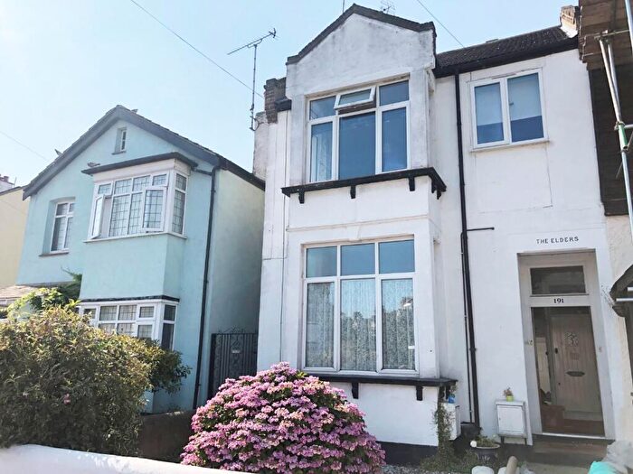 1 Bedroom Flat To Rent In Elm RoadLeigh-On-SeaEssex, SS9