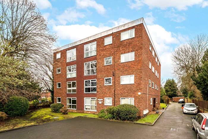 2 Bedroom Flat To Rent In Mount Park Road, London, W5