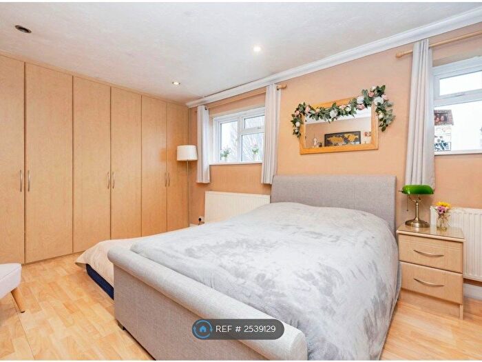 2 Bedroom End Of Terrace House To Rent In Hayling Road, Watford, WD19