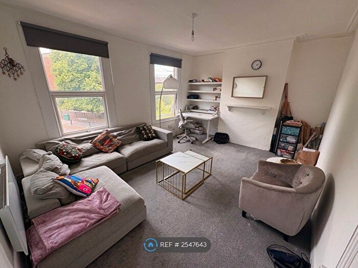 1 Bedroom Flat To Rent In West Green Road, London, N15