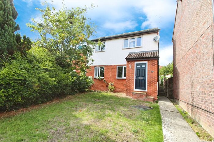 2 Bedroom End Terrace House For Sale In Oakwood Road, Westlea, SN5