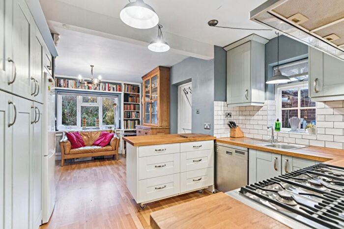 4 Bedroom Semi-Detached Bungalow For Sale In Stanley Avenue, St. Albans, AL2