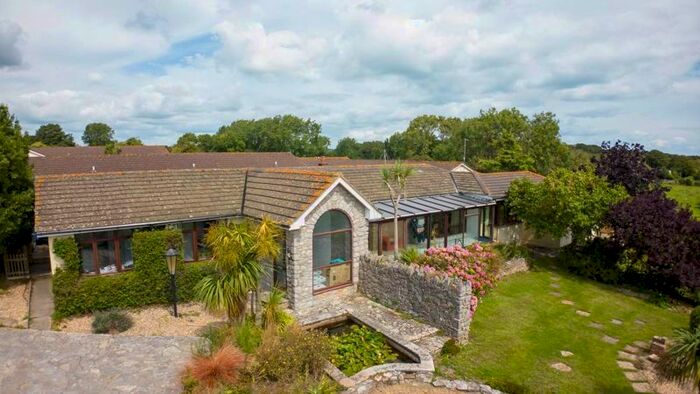 4 Bedroom Detached Bungalow For Sale In Gillard Road, Brixham, TQ5