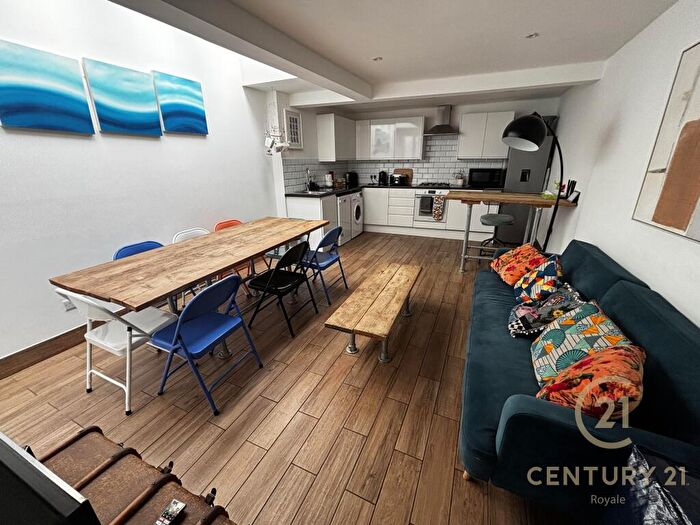 4 Bedroom Terraced House To Rent In Spring Street Brighton, BN1