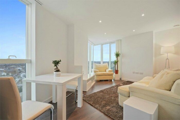 1 Bedroom Flat To Rent In Pinnacle Apartments, Saffron Central Square, Croydon, CR0