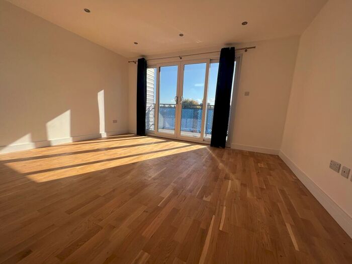 1 Bedroom Flat To Rent In Addington Road, Croydon, CR2