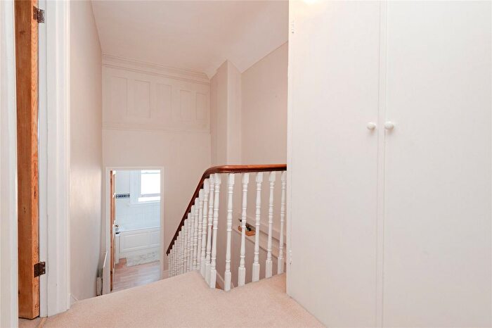 1 Bedroom Flat For Sale In Ridgway, Wimbledon Village, London, SW19
