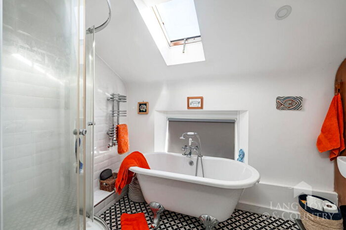 3 Bedroom End Of Terrace House For Sale In Constance Place, Millfields, Plymouth, PL1
