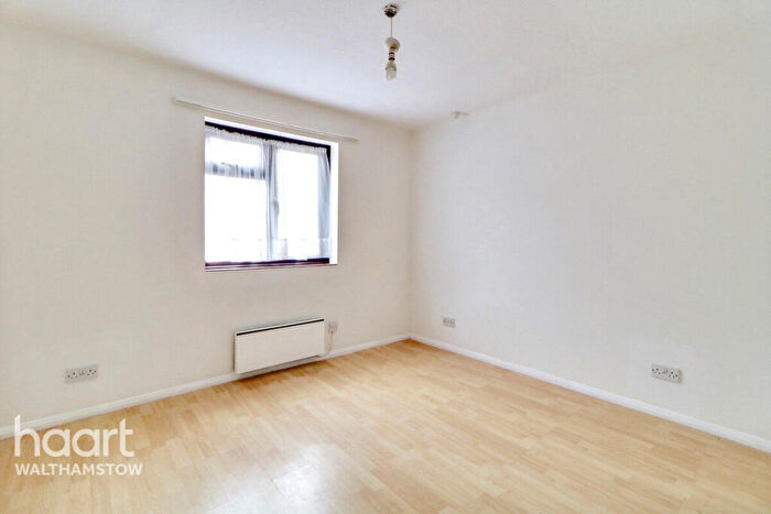 1 Bedroom Apartment For Sale In Cairo Road, London, E17