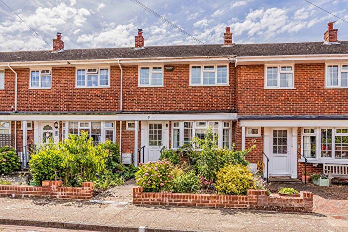 3 Bedroom Terraced House For Sale In School Lane, Emsworth, PO10
