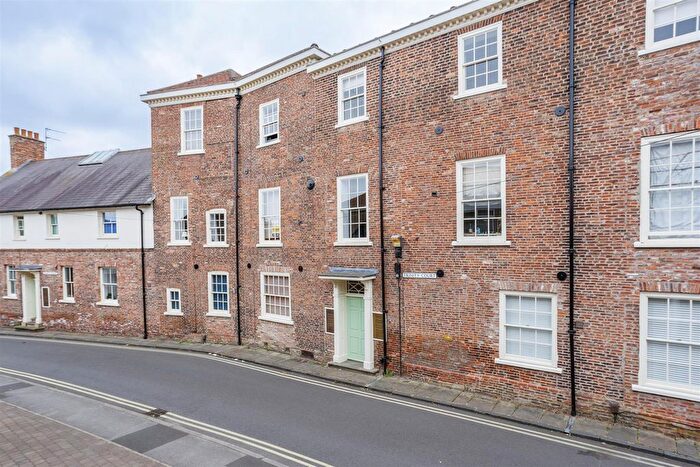 2 Bedroom Flat To Rent In Trinity Lane, York, YO1