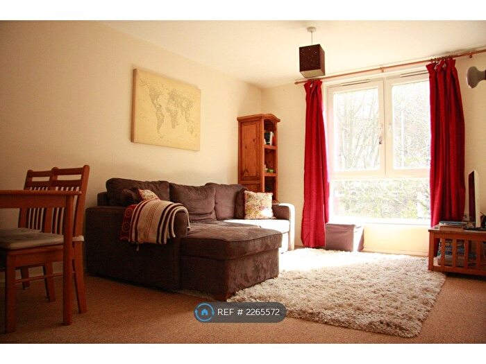 1 Bedroom Flat To Rent In Chaucer House, Newington Green, N5