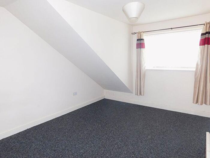 1 Bedroom Flat To Rent In Knightsbridge Court, Liverpool - First Month Rent Half Price, L14