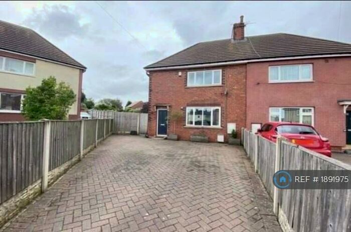 3 Bedroom Semi-Detached House To Rent In Crescent, Sheffield, S26