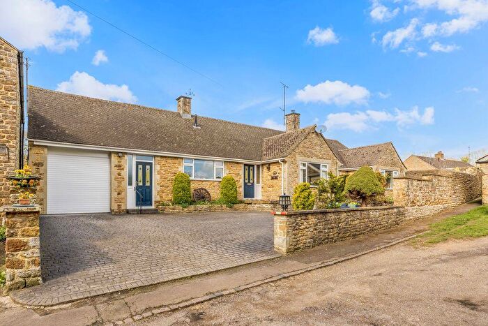 5 Bedroom Detached Bungalow For Sale In Astrop Road, Kings Sutton - No Onward Chain, OX17