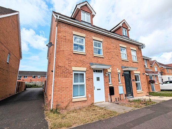 3 Bedroom Town House To Rent In Chestnut Drive, Darlington, DL1
