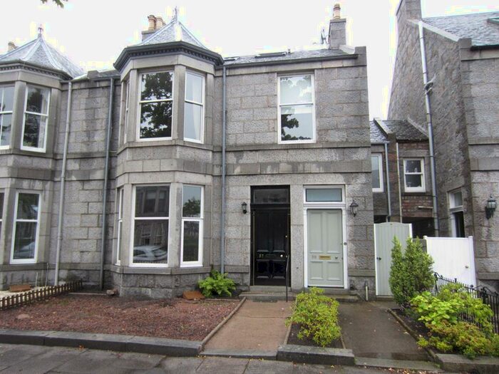 3 Bedroom Flat To Rent In Burns Road, Aberdeen, AB15