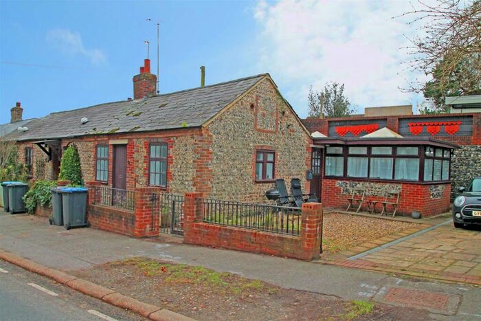 2 Bedroom Bungalow For Sale In Butts Cottages, London Road, Albourne, BN6