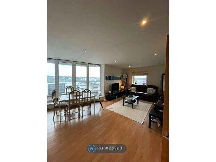 3 Bedroom Flat To Rent In Wards Wharf Approach, London, E16