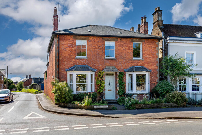 5 Bedroom House For Sale In High Street, Culworth, OX17