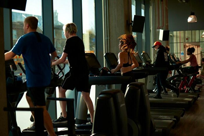 Studio To Rent In Old Oak Lane, London, NW10