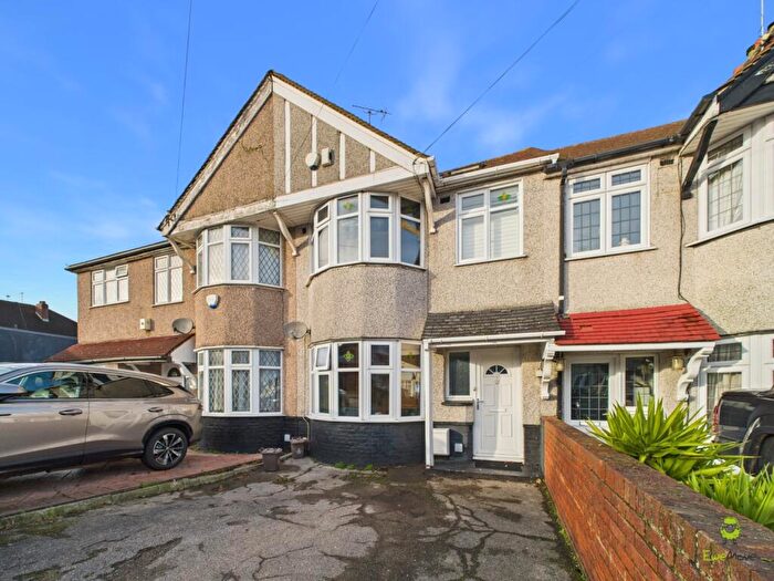 4 Bedroom Terraced House For Sale In The Green, Welling, DA16
