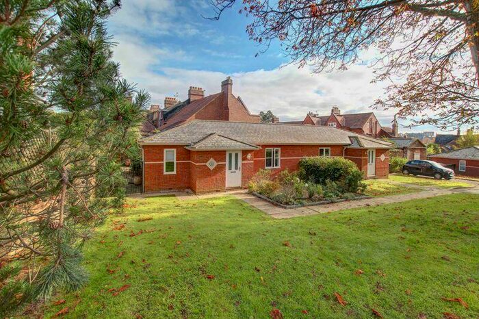 2 Bedroom Semi-Detached Bungalow To Rent In Montague Rise, Horseguards, Exeter, EX4