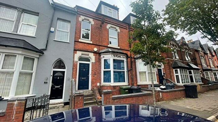 7 Bedroom House To Rent In Gordon Road, Lozells, Birmingham, B19