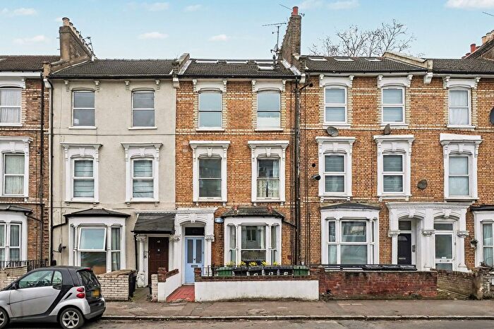 4 Bedroom Flat For Sale In Rectory Road, London, N16