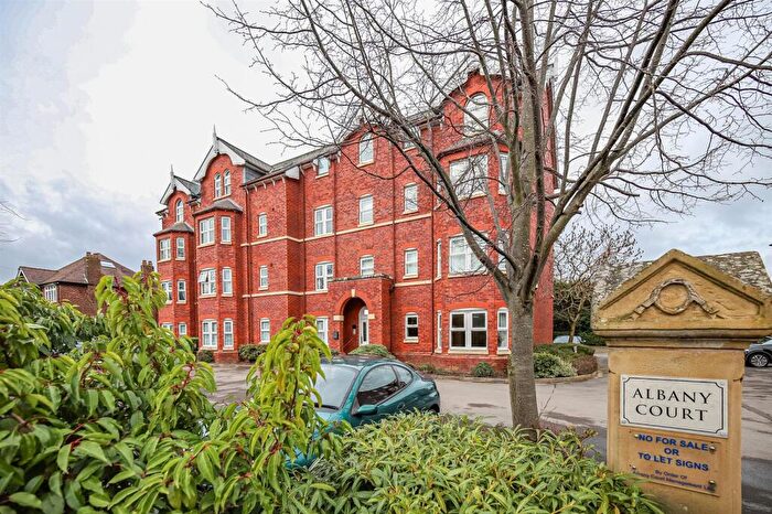 2 Bedroom Flat To Rent In Albany Court, Broad Road, Sale, M33