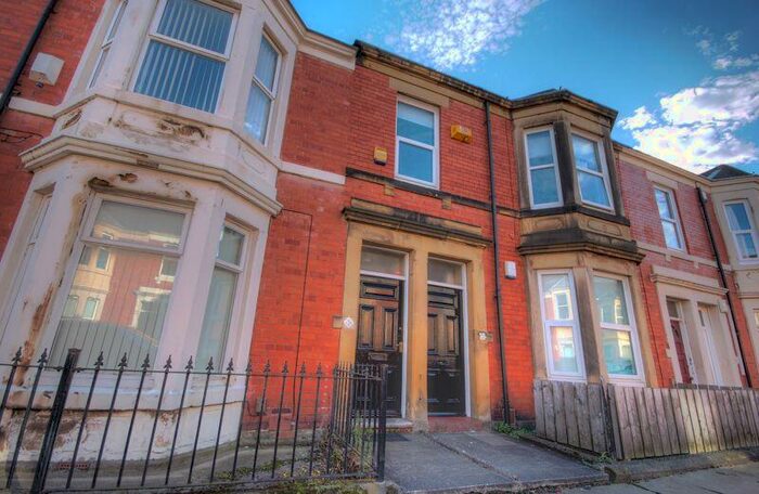 3 Bedroom Flat To Rent In Hazelwood Avenue, Jesmond, Newcastle Upon Tyne, NE2