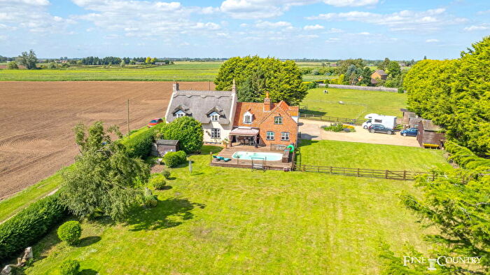 4 Bedroom Detached House For Sale In Pinchbeck, PE11