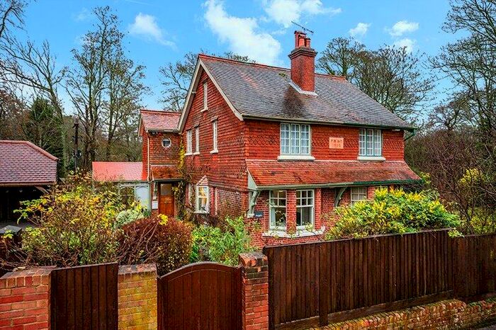 3 Bedroom Semi-Detached House For Sale In Godstone Road, Oxted, RH8