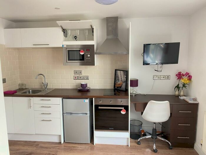 1 Bedroom Apartment To Rent In (Studio) Helmdon Road, Leicester, LE2