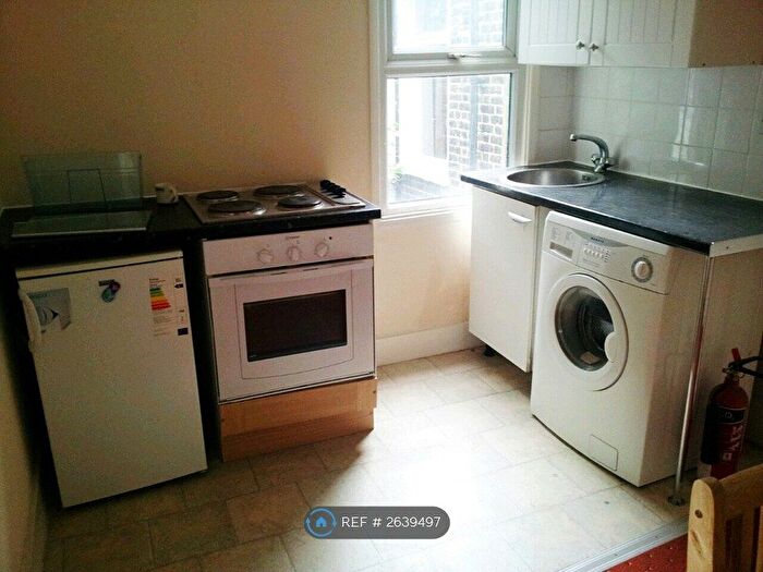 1 Bedroom Flat To Rent In Wightman Road, Turnpike Lane, N8
