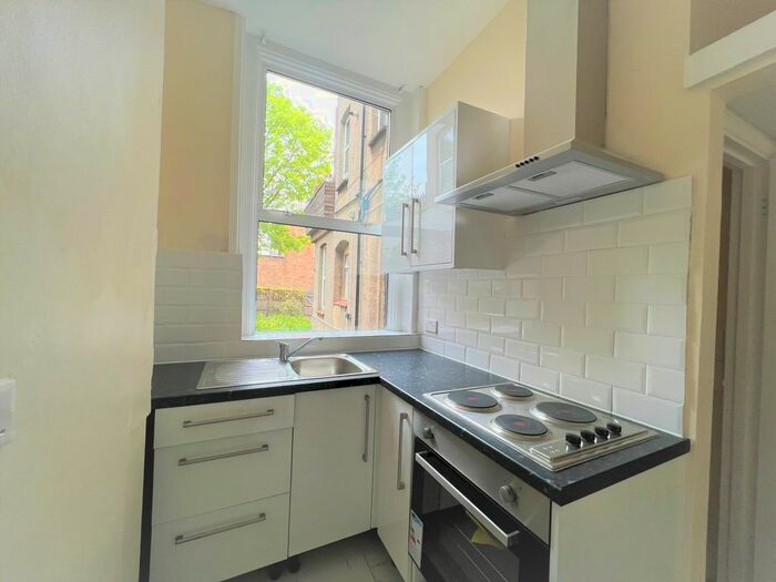 1 Bedroom Flat To Rent In Morland Road, Addiscombe, Croydon, CR0