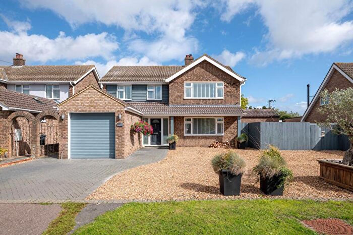 4 Bedroom Detached House For Sale In Northill Road, Cople, MK44