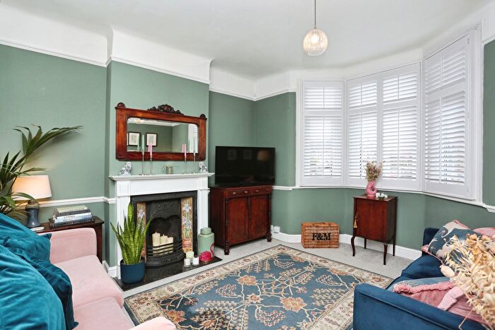 2 Bedroom End Terrace House For Sale In Villiers Road, Beckenham, BR3