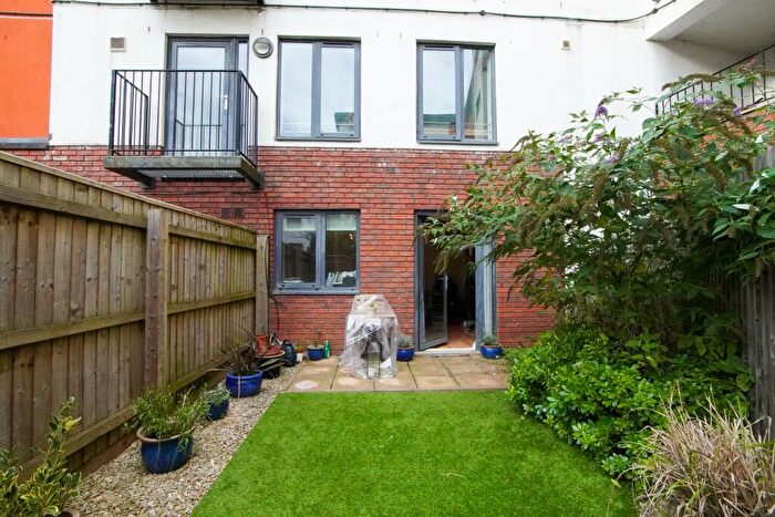 1 Bedroom Flat To Rent In Lawford Mews, Waterloo Road, Old Market, Bristol, BS2