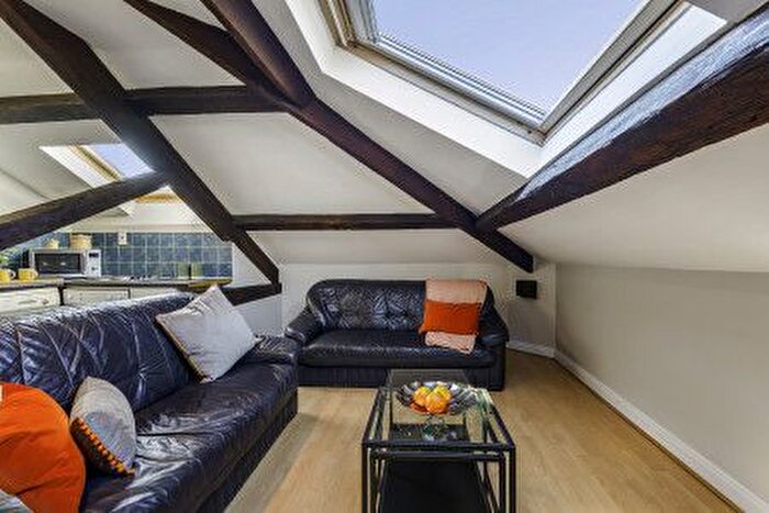 1 Bedroom Flat To Rent In Victoria Terrace, Leeds, LS3