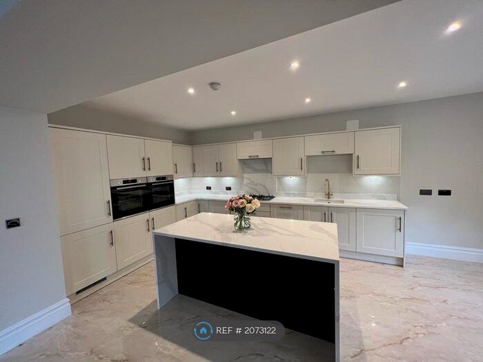 3 Bedroom Bungalow To Rent In Eastham House, Eastham, Wirral, CH62