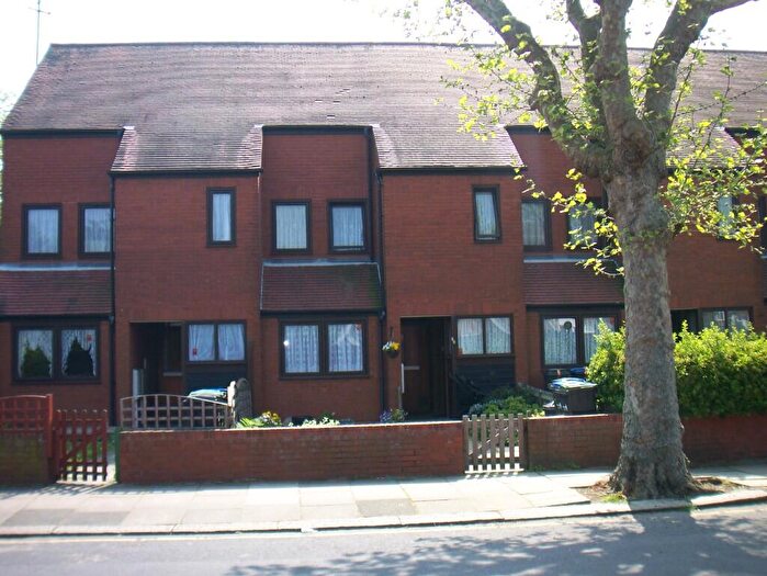 1 Bedroom Maisonette To Rent In Bagshot Road, London, EN1