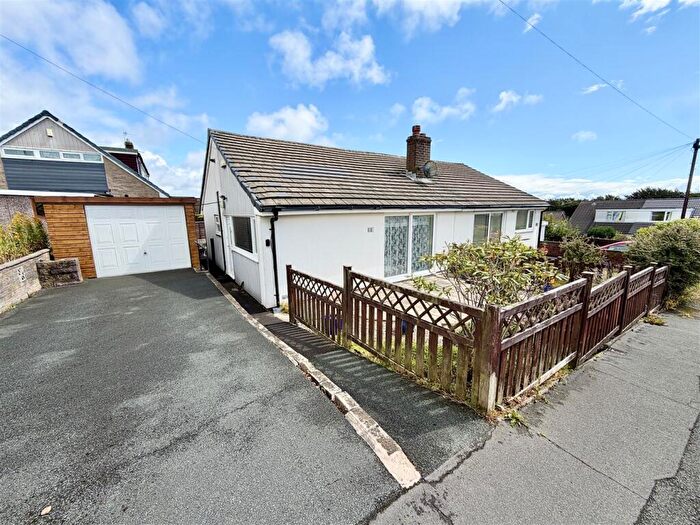2 Bedroom Semi-Detached Bungalow For Sale In Norton Drive, Halifax, HX2
