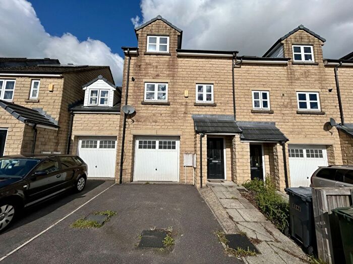 4 Bedroom Terraced House For Sale In Cooper Mews, Bradford, BD6