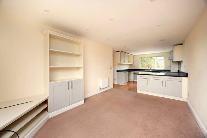 1 Bedroom Flat For Sale In Devizes, Wiltshire, SN10