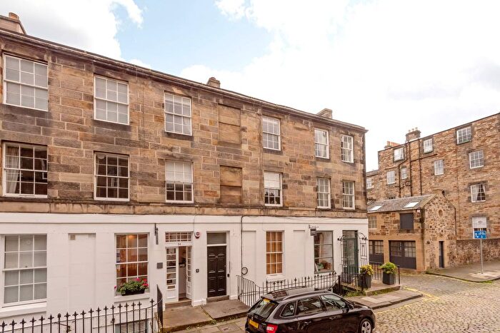 1 Bedroom Flat For Sale In William Street, Edinburgh, EH3