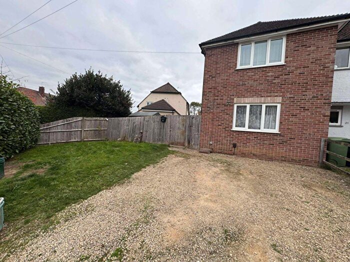 2 Bedroom End Of Terrace House To Rent In Cherry Close Newbury, RG14