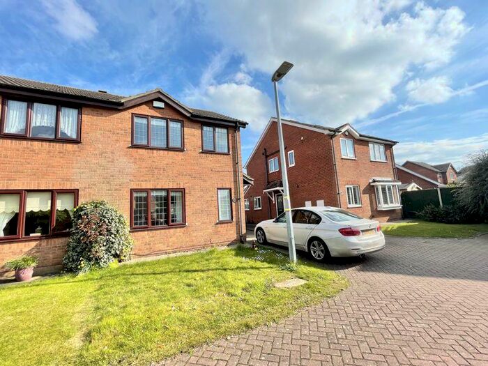 3 Bedroom Semi-Detached House To Rent In Coltsfoot Drive, Waltham, DN37