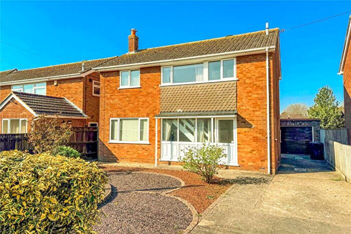 3 Bedroom Detached House For Sale In High Ridge Crescent, New Milton, Hampshire, BH25